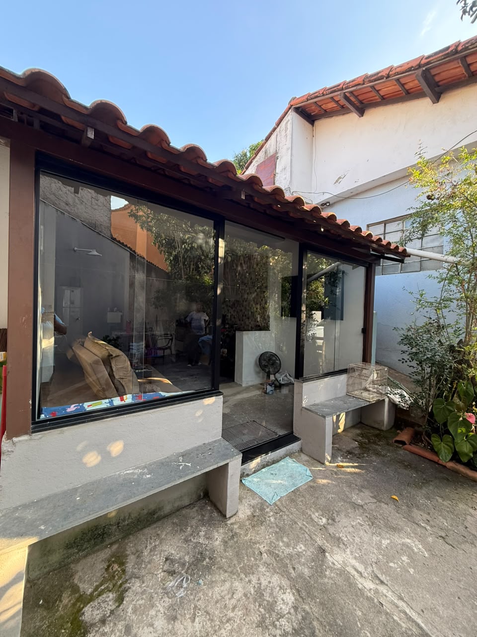 Fechamento de sala com vidro temperado