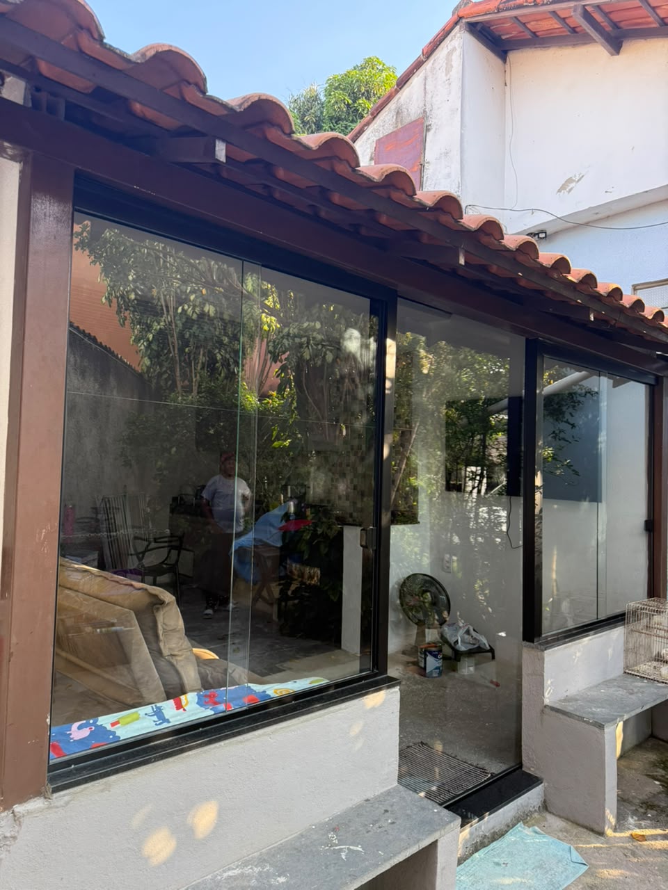 Fechamento de varanda com vidro