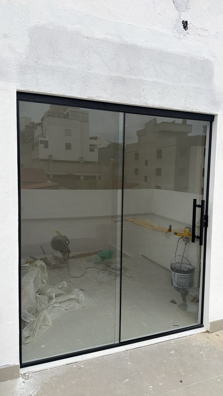 Porta de vidro para área externa